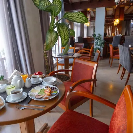 호텔 Kyrenia British Harbour 4*