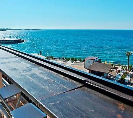 Kyrenia British Harbour Кирения