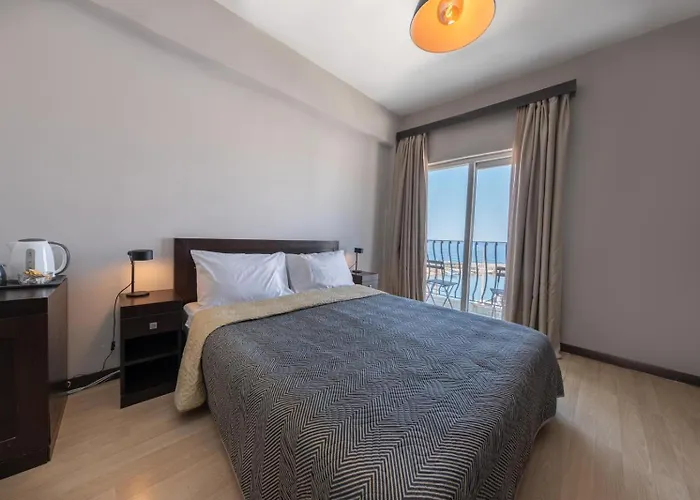 Kyrenia British Harbour Hotel 4*