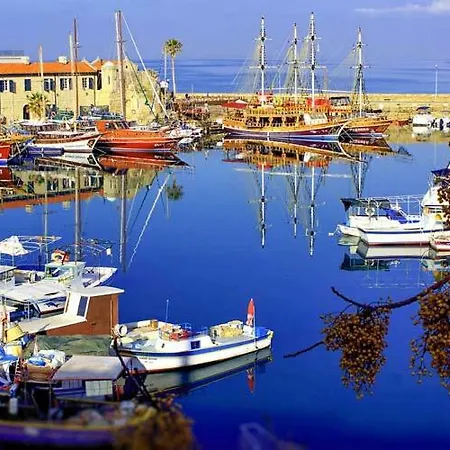 Kyrenia British Harbour Hotell 4*