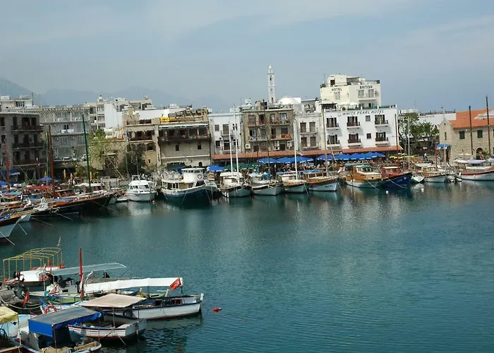 ホテル Kyrenia British Harbour キレニア